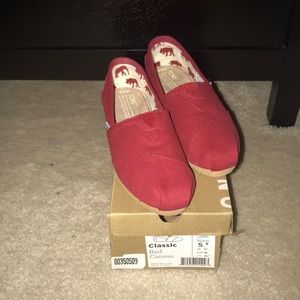 Size 5.5 Red Woman’s Toms